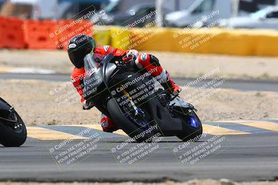 media/Apr-10-2022-SoCal Trackdays (Sun) [[f104b12566]]/Turn 2 (1135am)/